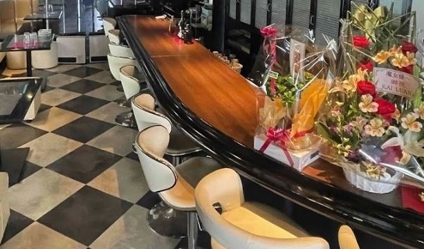 カラオケbar 魔女