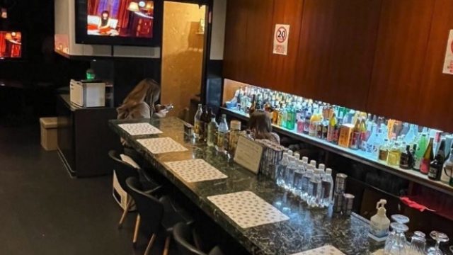 カラオケスナックあくあ